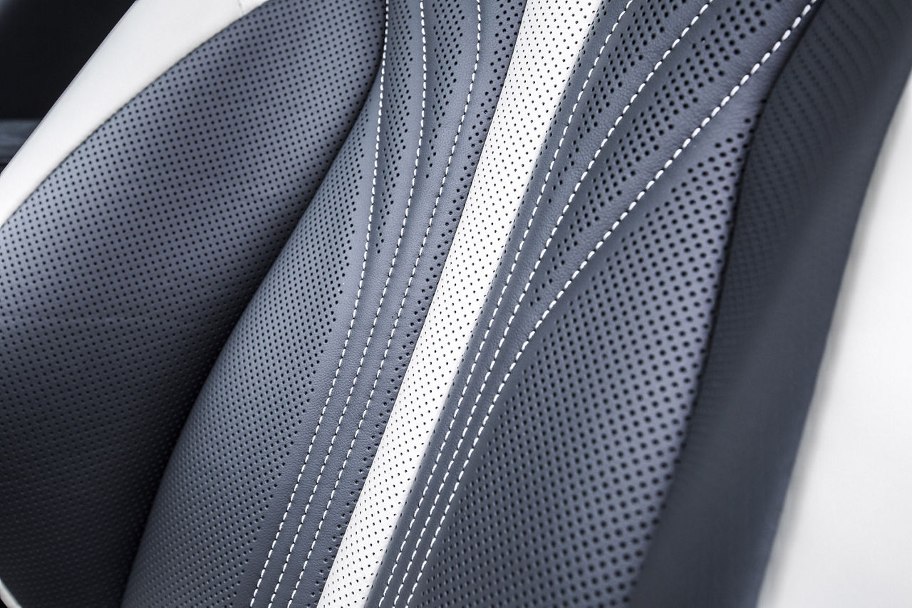 2016_Lexus_GS_F_028