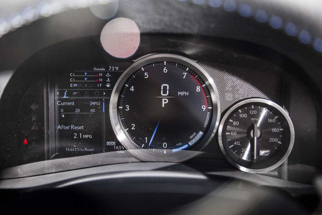 2016_Lexus_GS_F_030