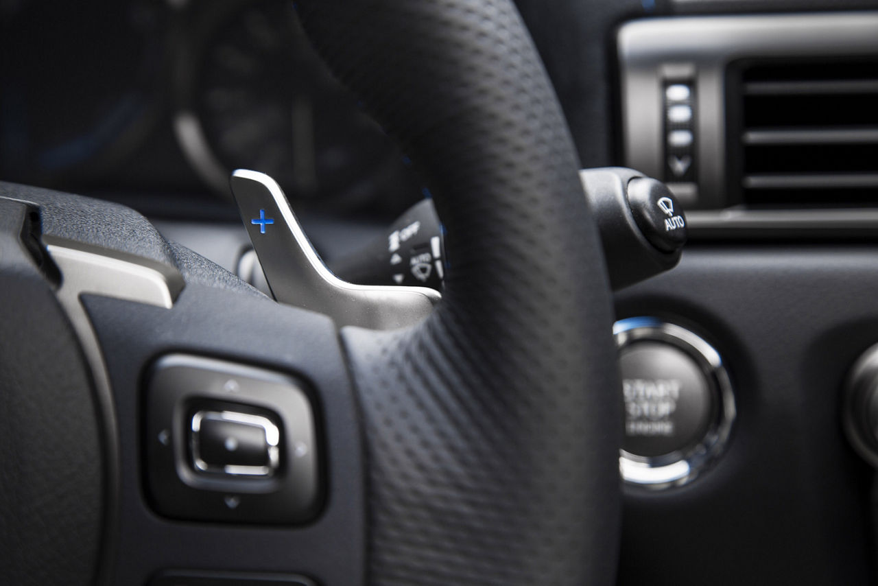 2016_Lexus_GS_F_031