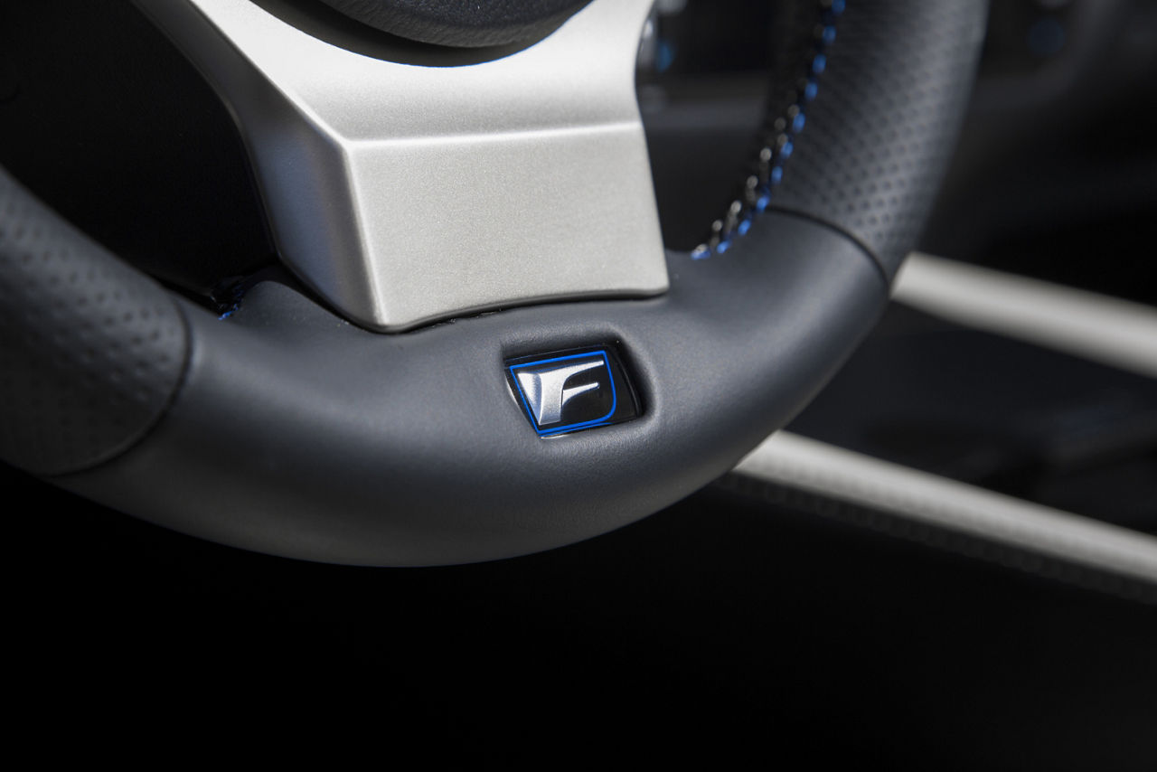 2016_Lexus_GS_F_032