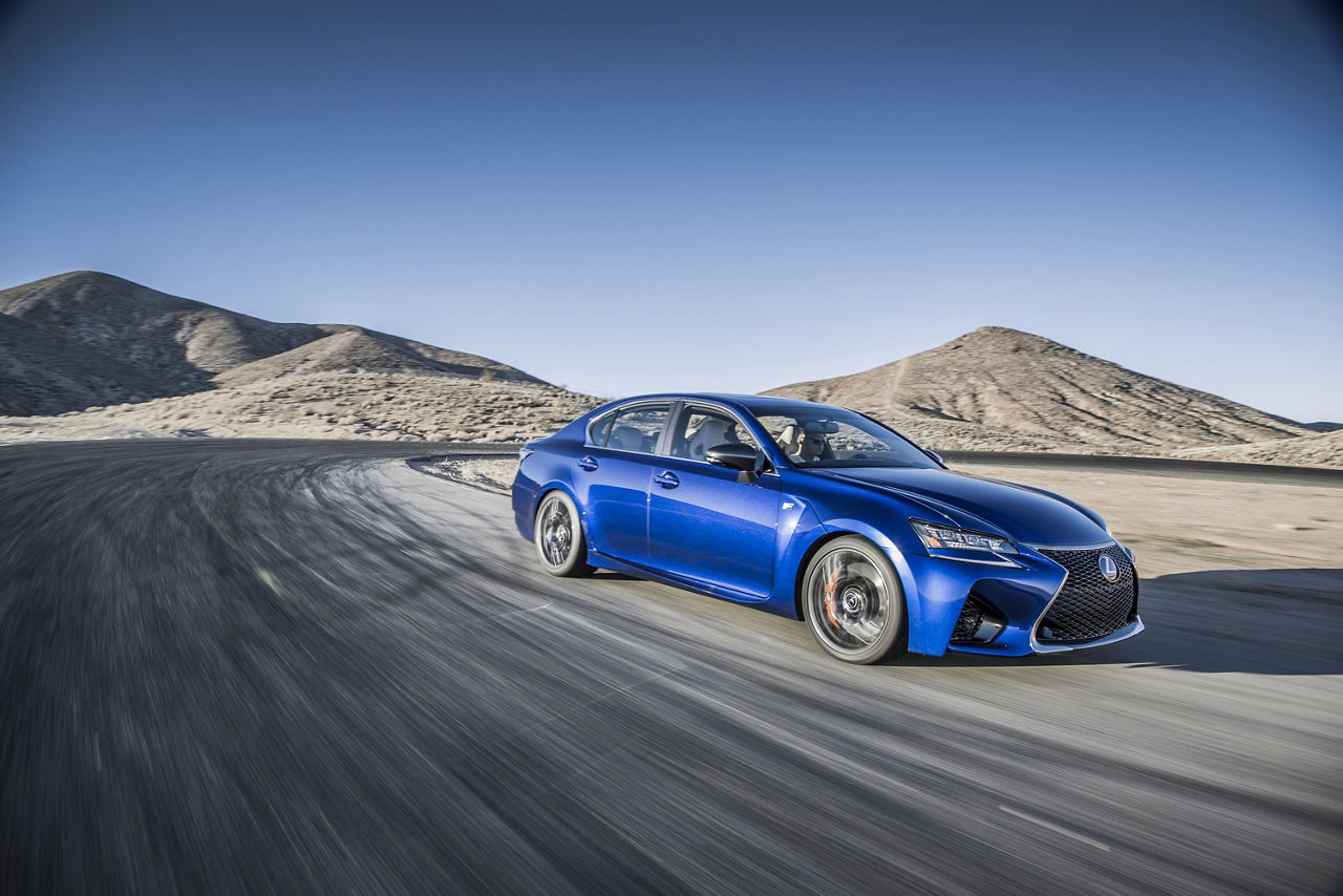 2016_Lexus_GS_F_038