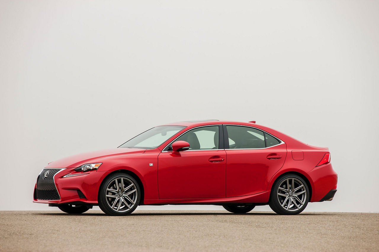 2016_Lexus_IS_200t_F_SPORT_005