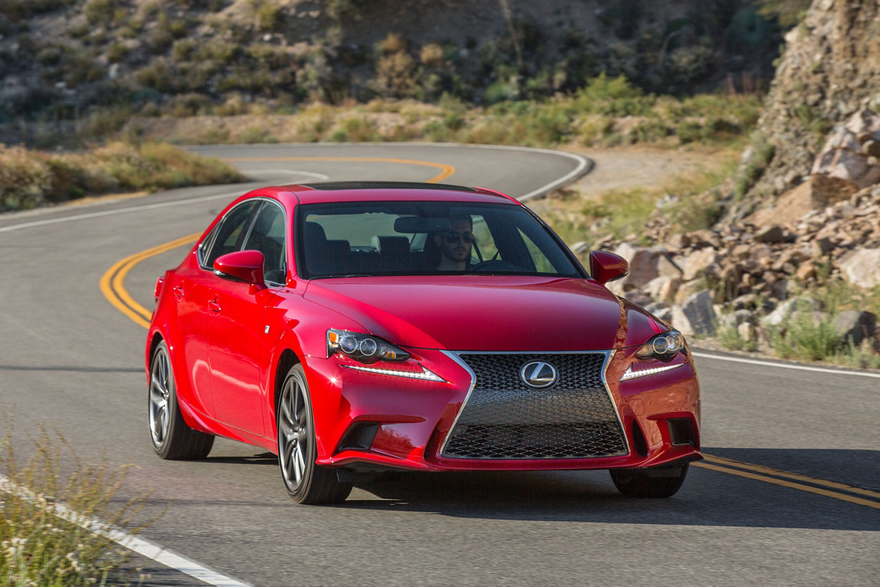 2016_Lexus_IS_200t_F_SPORT_011