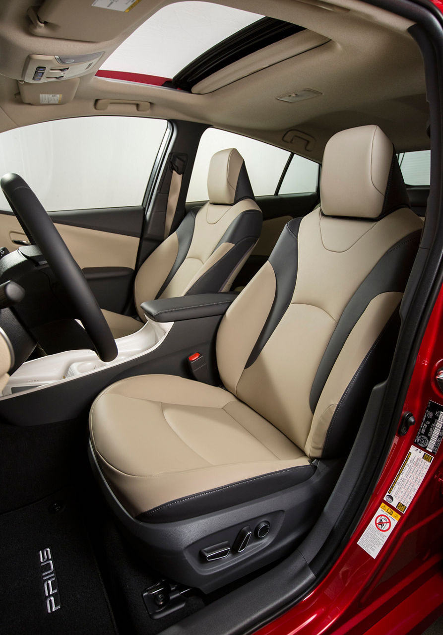 2016-2017 Toyota Prius Technology 12