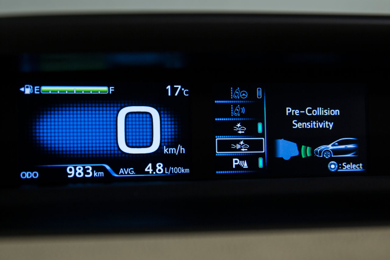 2016-2017 Toyota Prius Technology 14