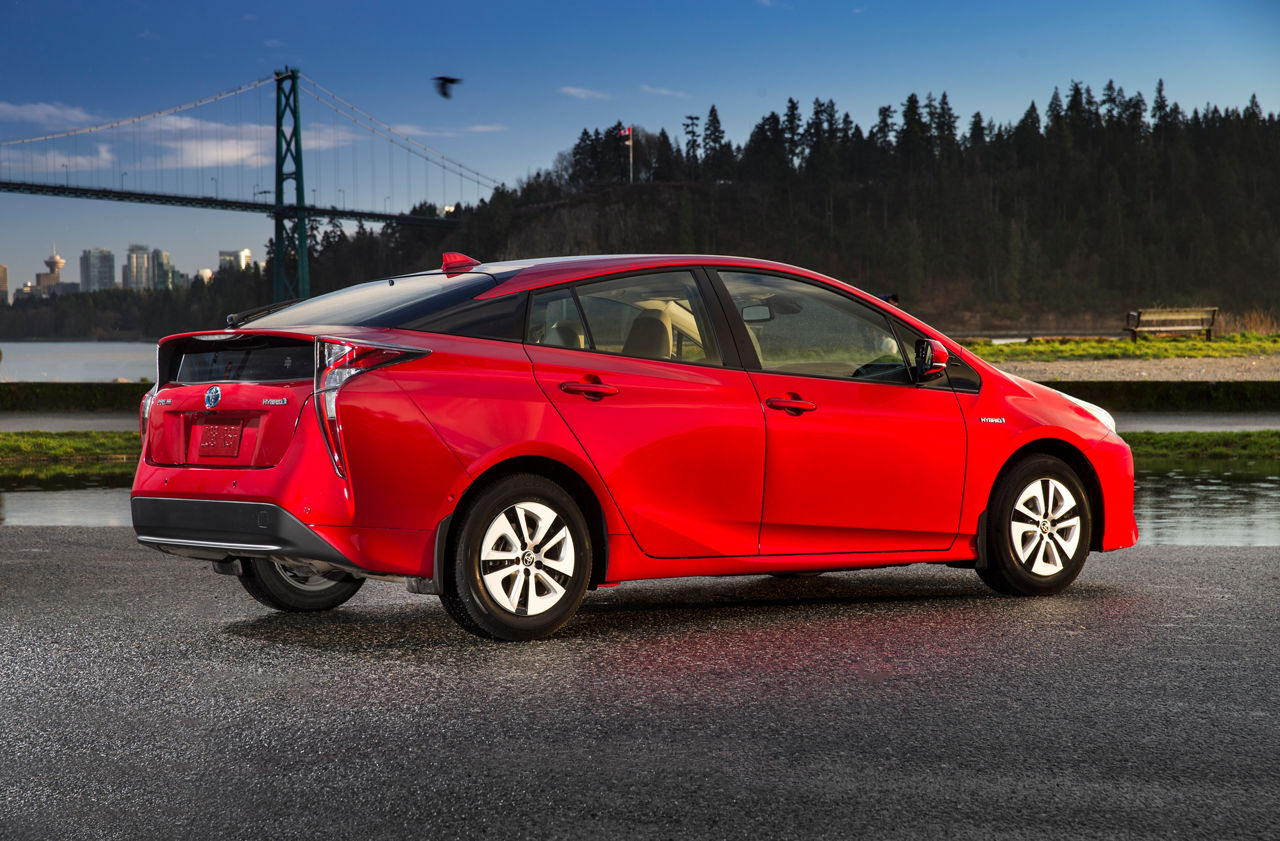 2016-2017 Toyota Prius Technology 2
