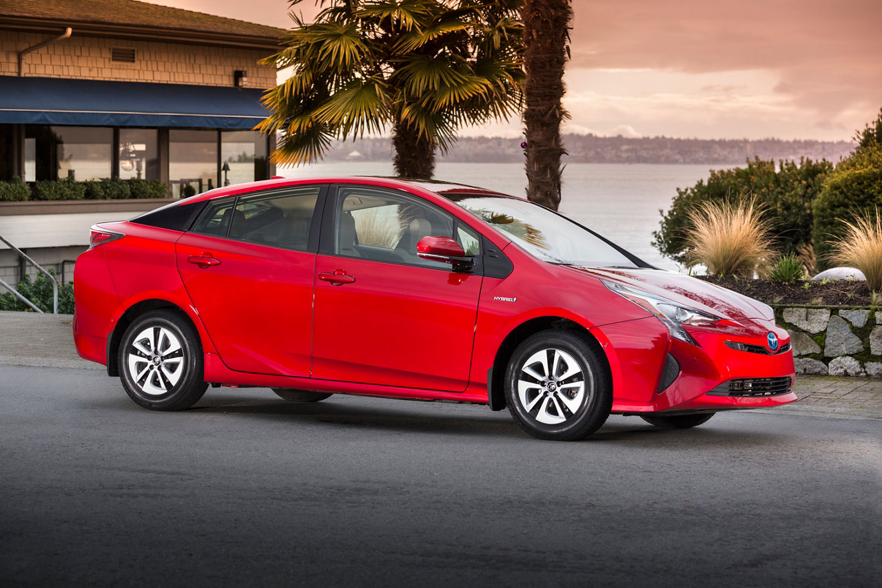 2016-2017 Toyota Prius Technology 3