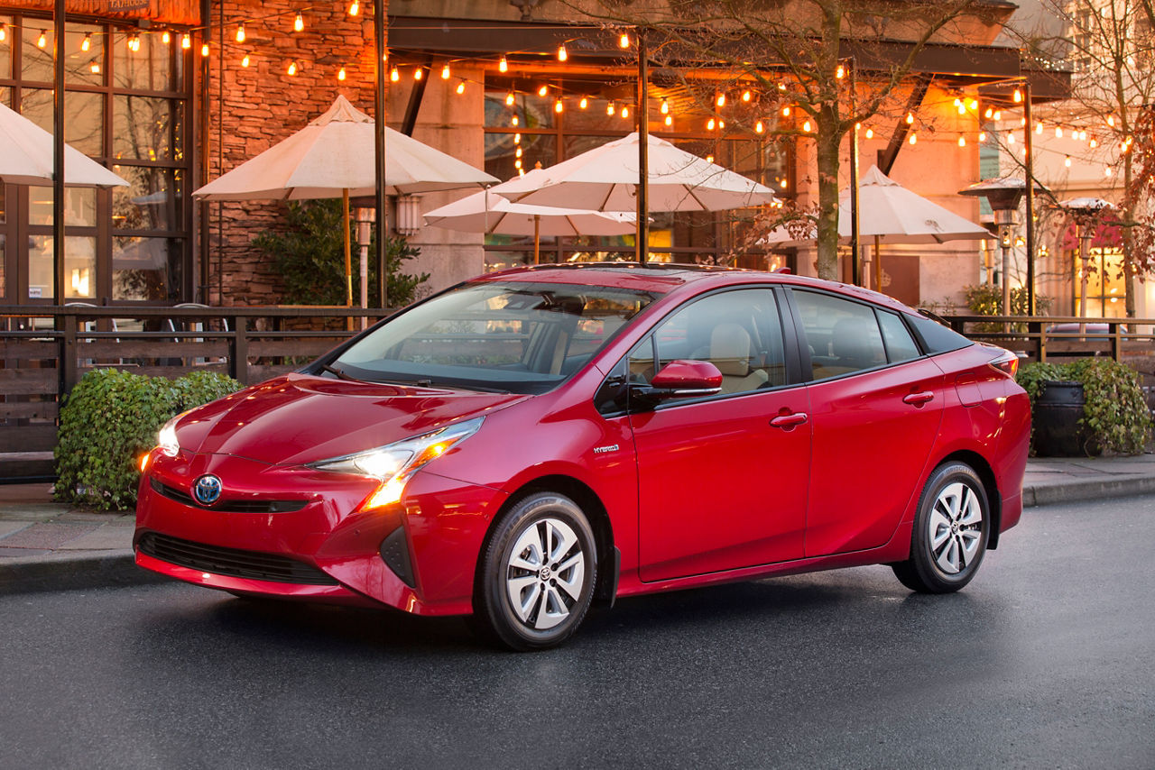 2016-2017 Toyota Prius Technology 5
