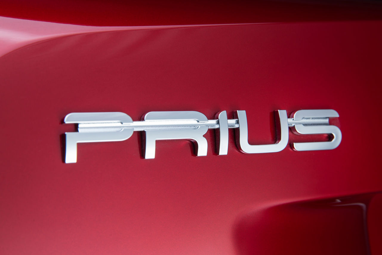 2016-2017 Toyota Prius Technology 9