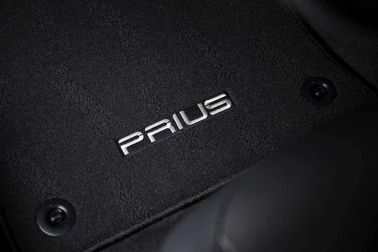 2016-2017 Toyota Prius Touring 16