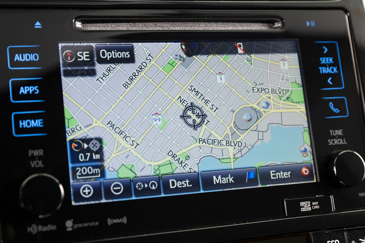 2016-2017 Toyota Prius Touring 26
