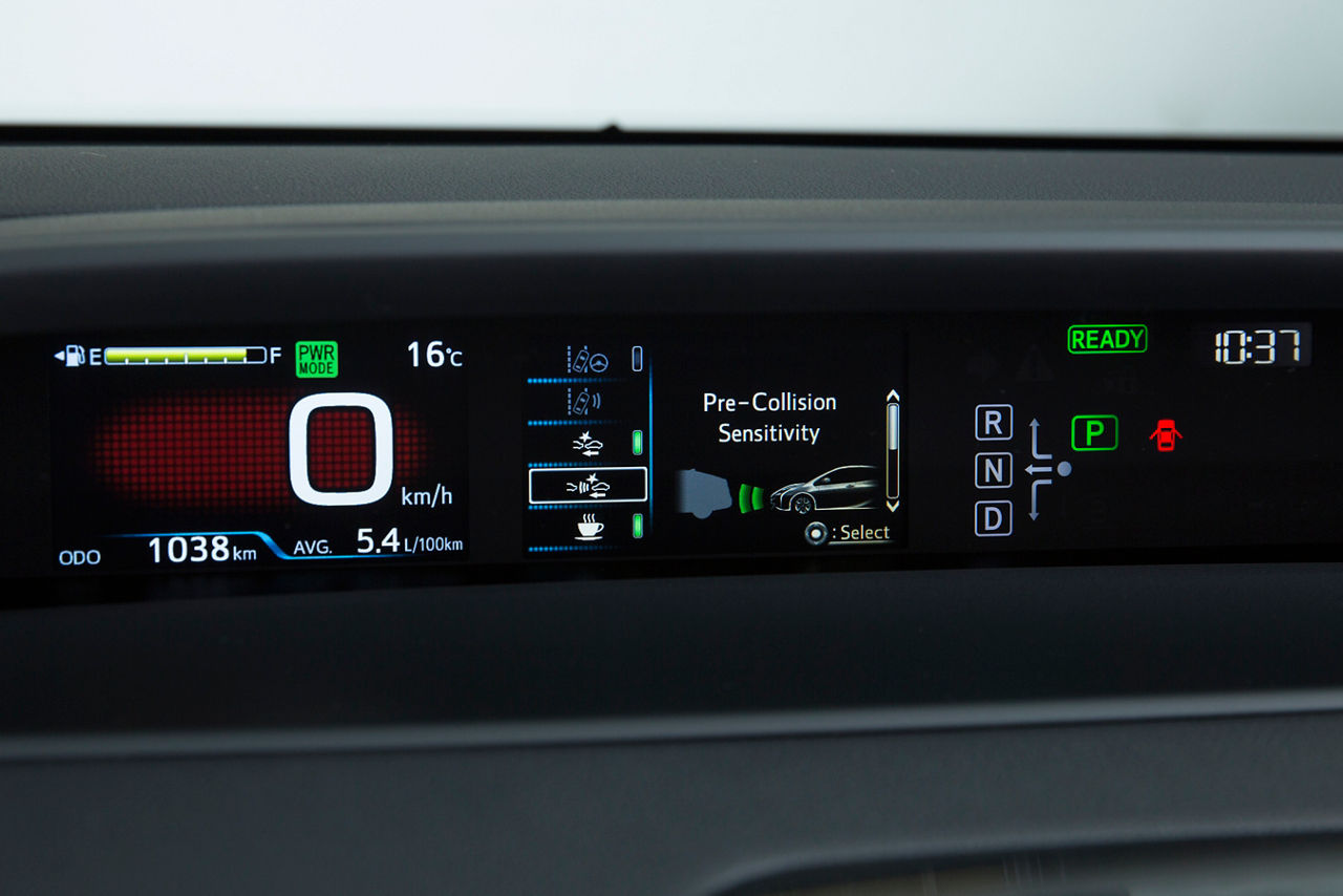 2016-2017 Toyota Prius Touring 28