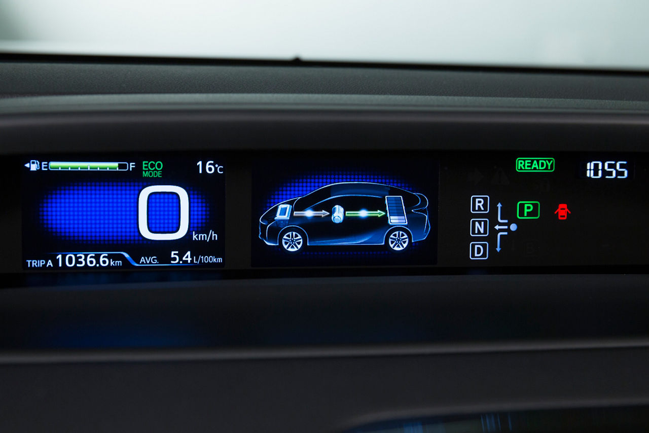 2016-2017 Toyota Prius Touring 30