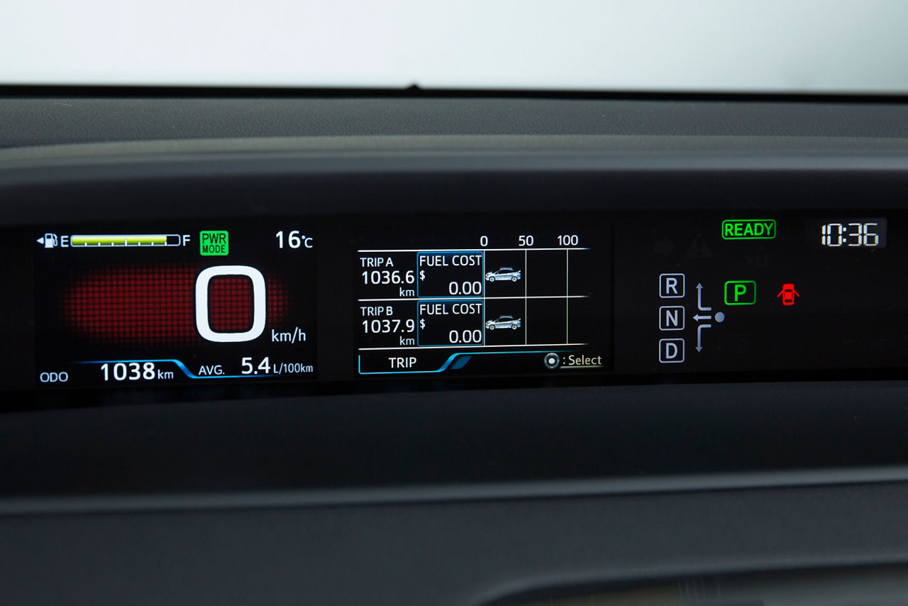 2016-2017 Toyota Prius Touring 31