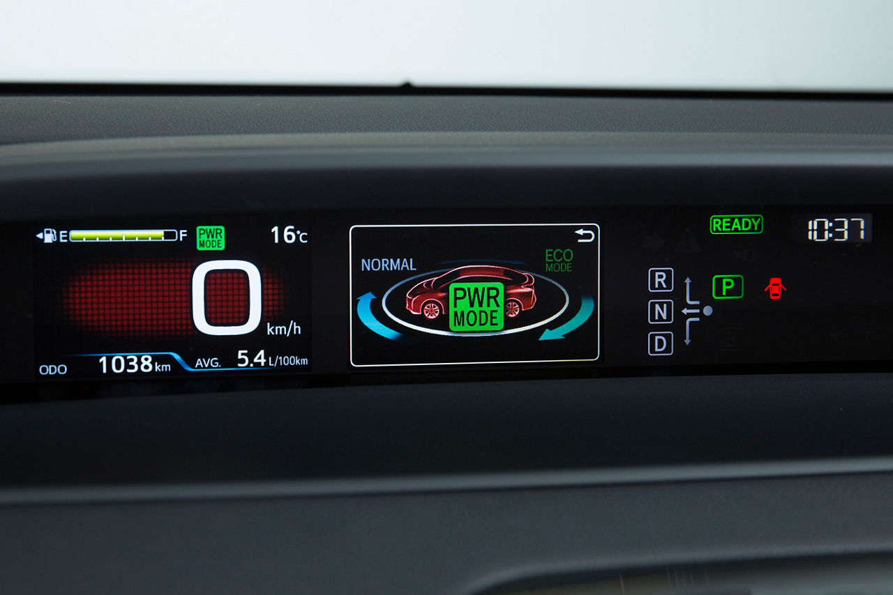 2016-2017 Toyota Prius Touring 34