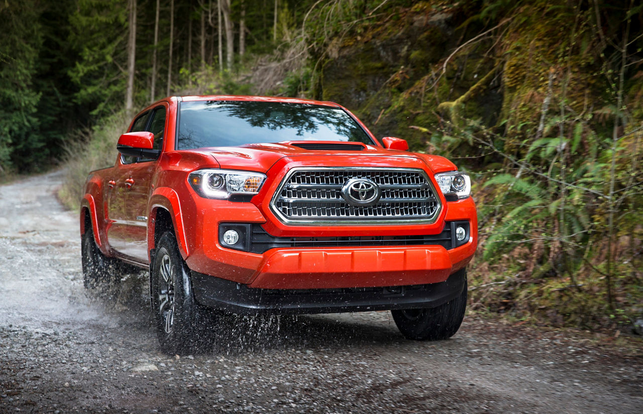 2016_Toyota_Tacoma-11