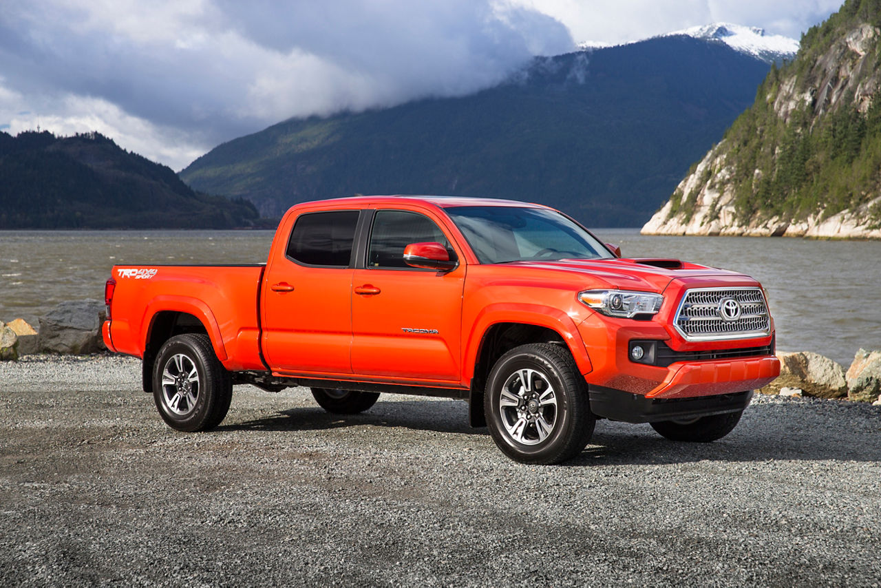 2016_Toyota_Tacoma-15