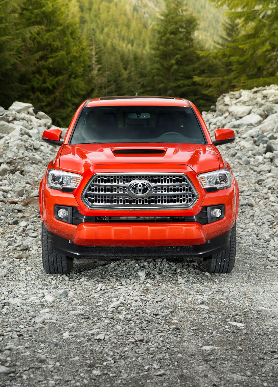 2016_Toyota_Tacoma-24