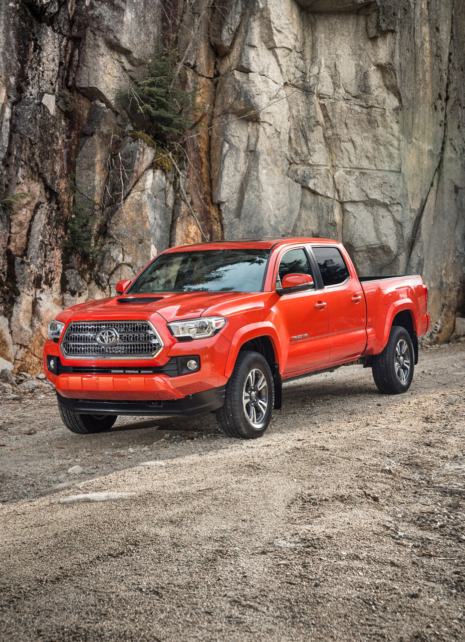 2016_Toyota_Tacoma-32