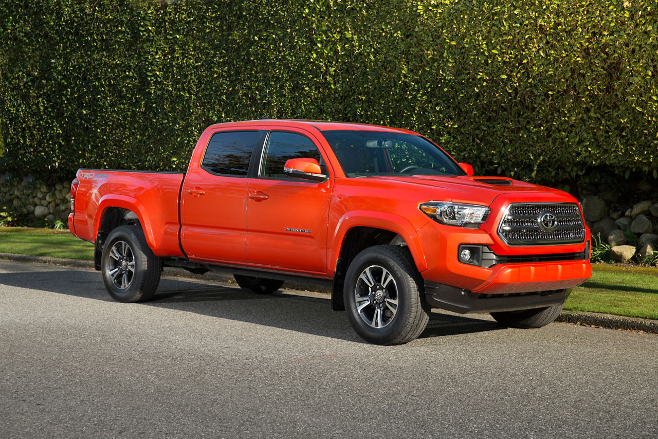 2016_Toyota_Tacoma-35
