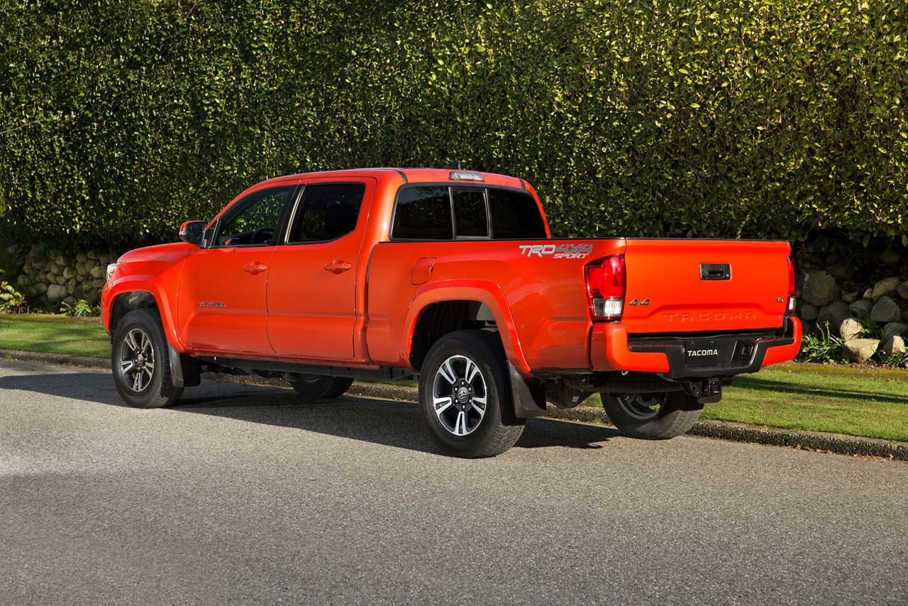 2016_Toyota_Tacoma-36