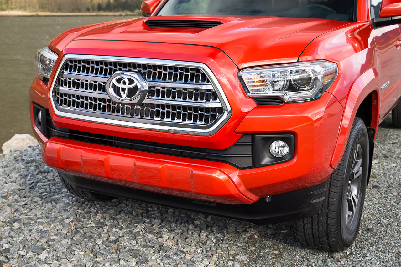 2016_Toyota_Tacoma-38
