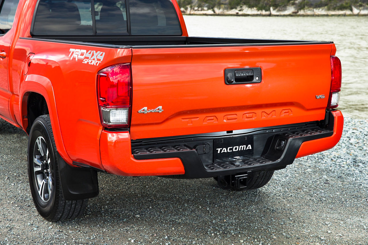 2016_Toyota_Tacoma-39