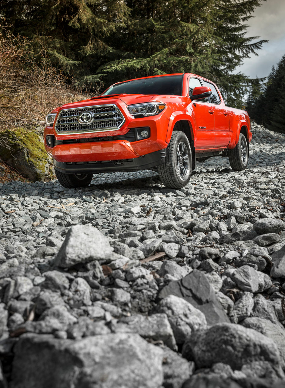 2016_Toyota_Tacoma-5