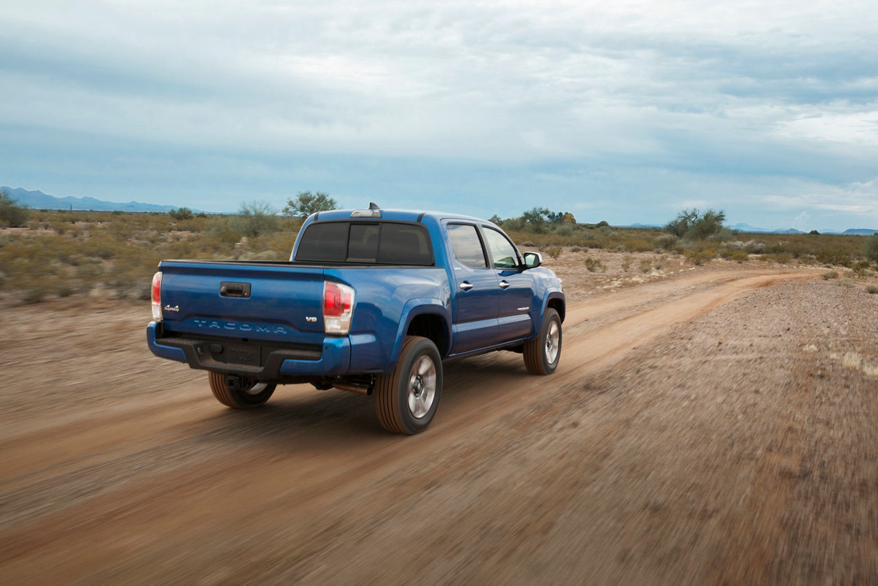 2016_Toyota_Tacoma_Limited_001
