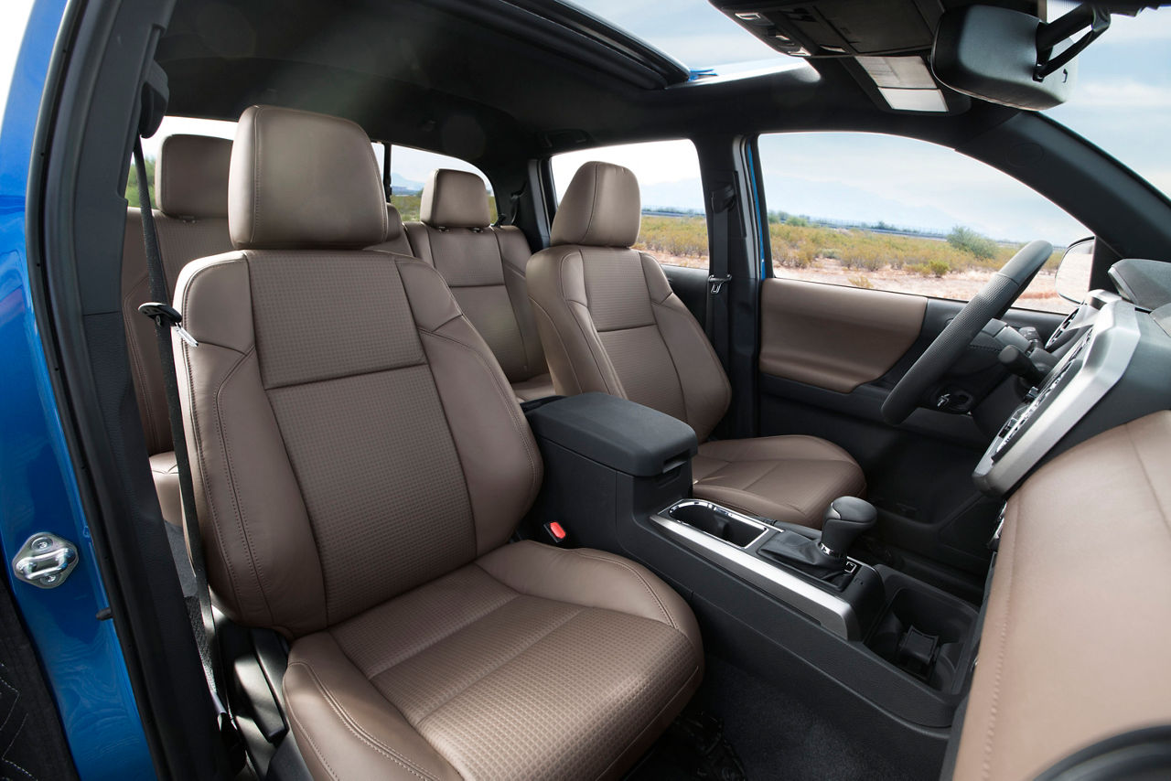 2016_Toyota_Tacoma_Limited_004
