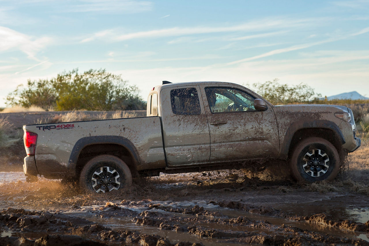 2016_Toyota_Tacoma_TRD_OffRoad_002