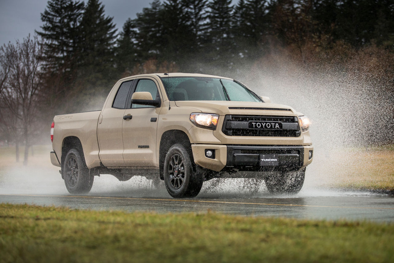 2016_Toyota_Tundra-1
