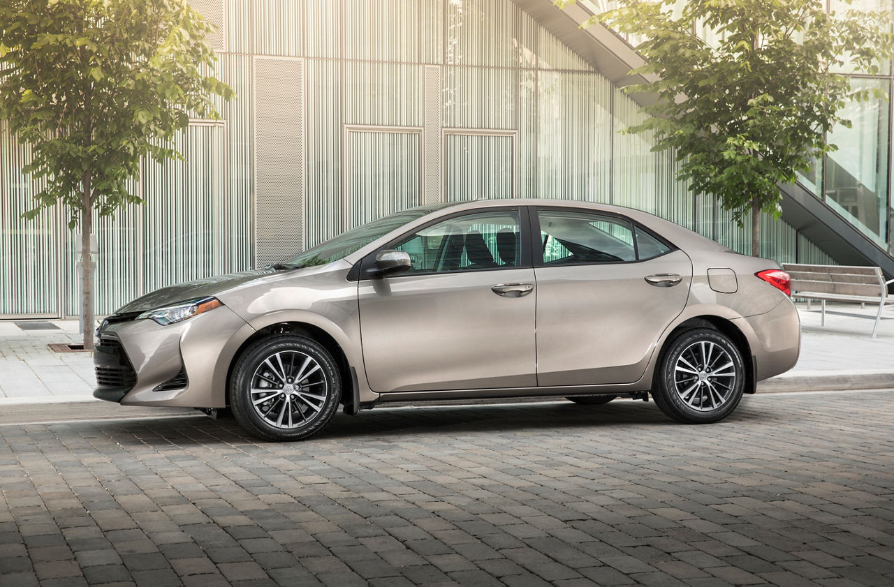 2017 Toyota Corolla LE - 001