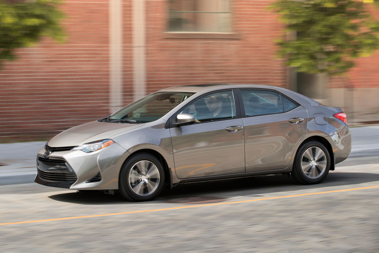 2017 Toyota Corolla LE - 010
