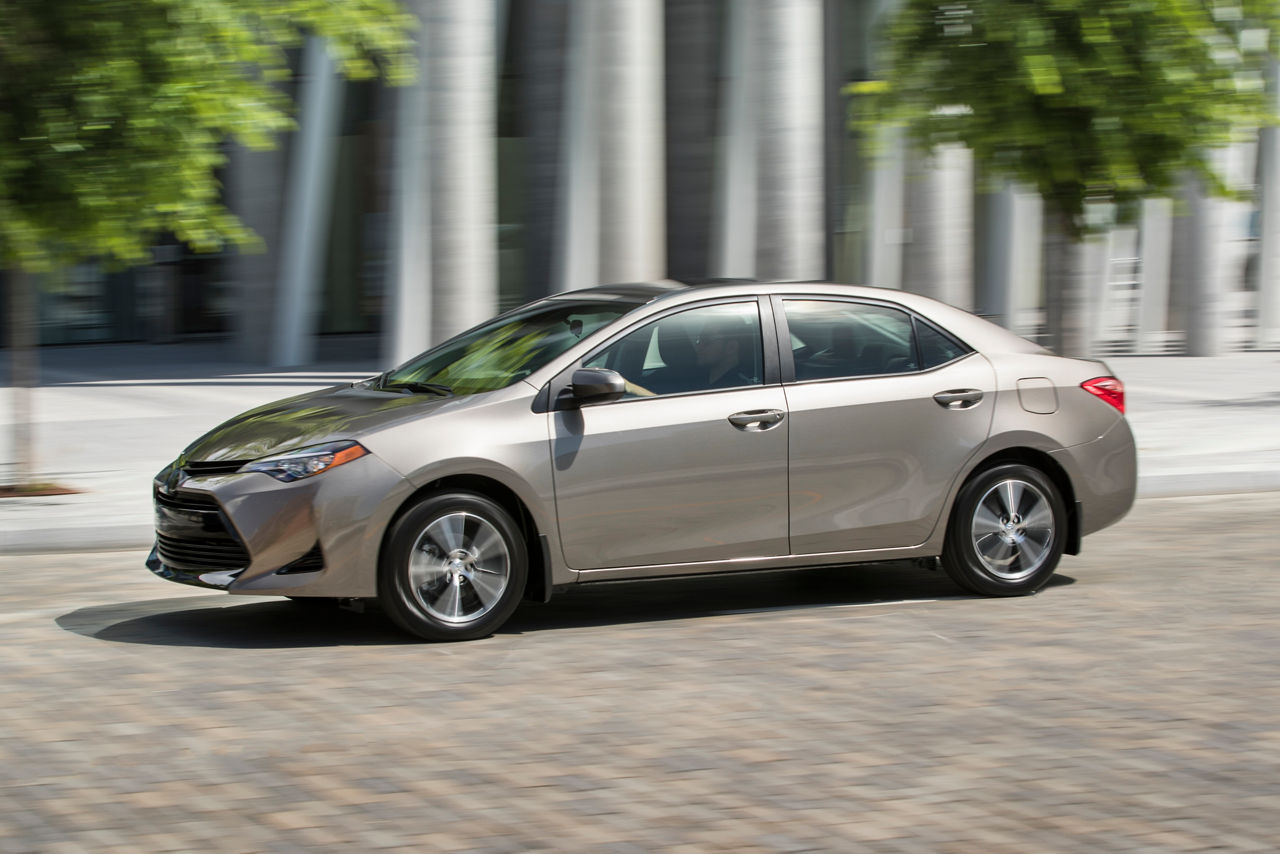2017 Toyota Corolla LE - 011
