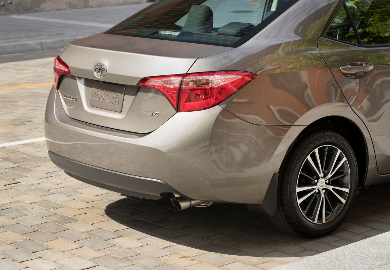 2017 Toyota Corolla LE - 015
