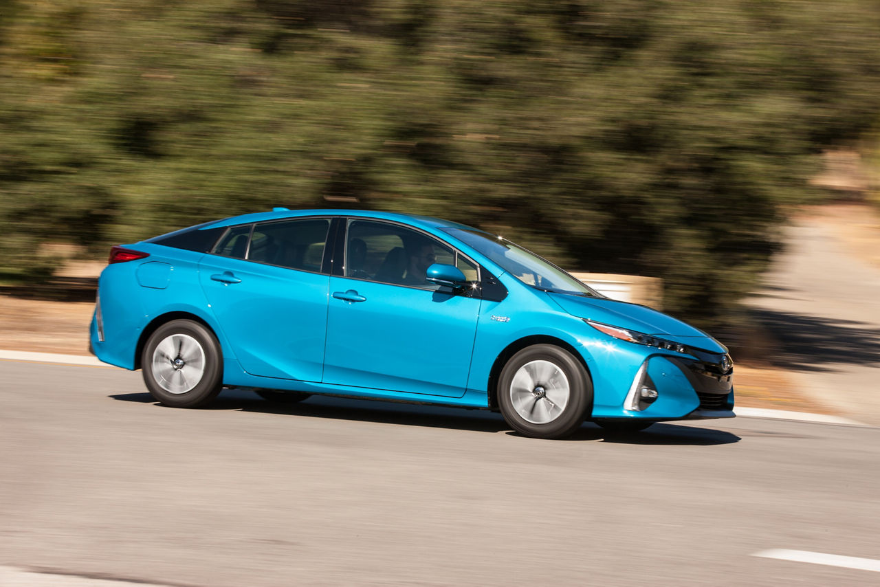 2017 Toyota Prius Prime Advanced 001