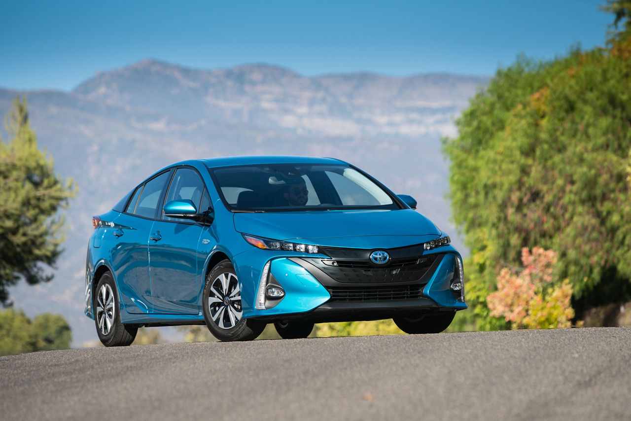 2017 Toyota Prius Prime Advanced 008