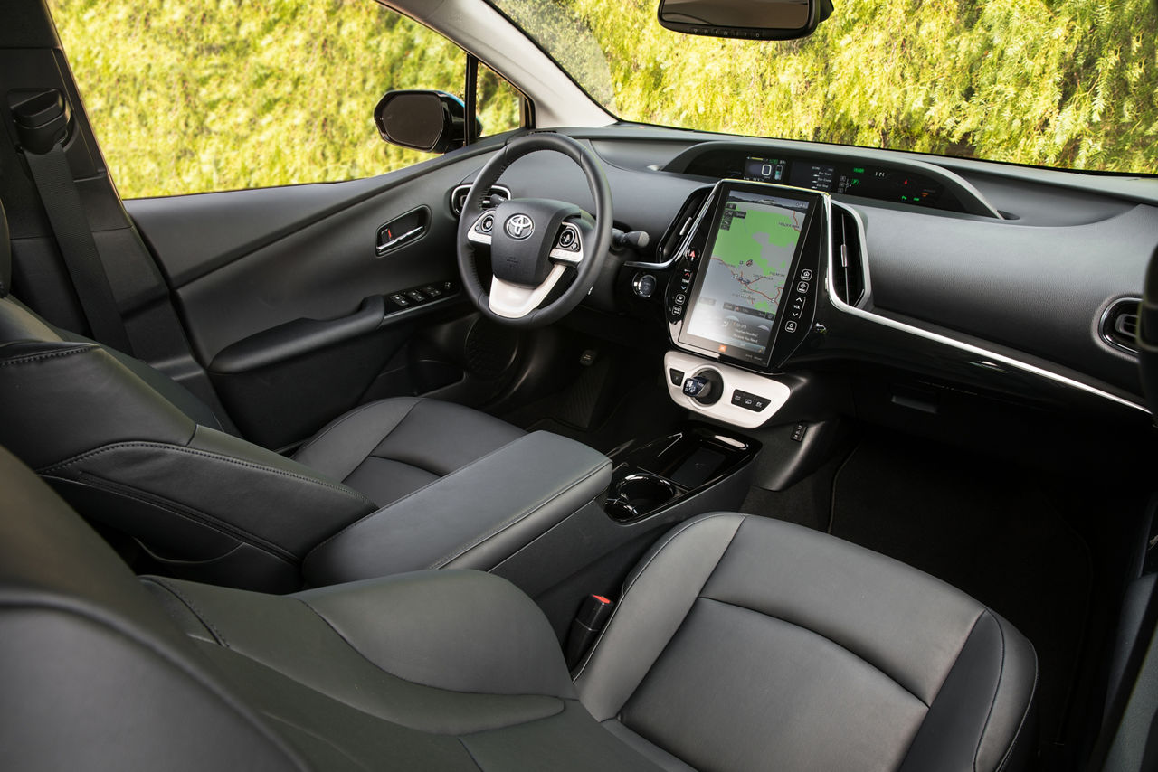 2017 Toyota Prius Prime Advanced 029