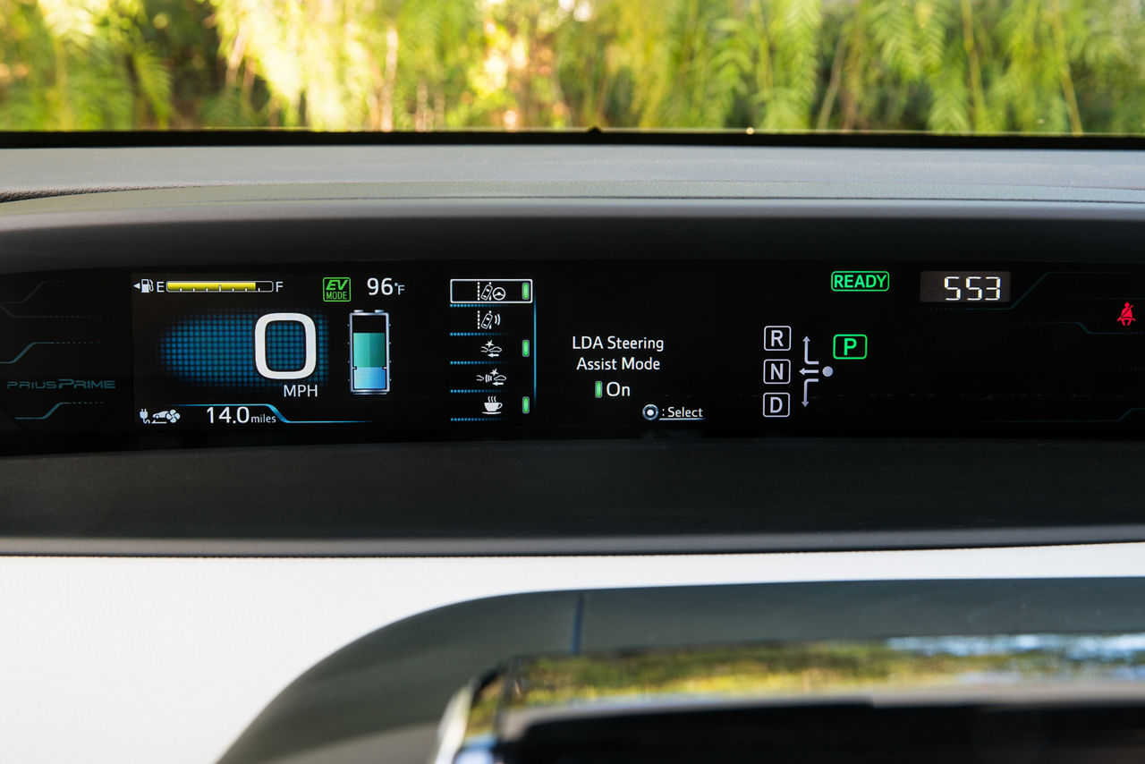 2017 Toyota Prius Prime Advanced 035