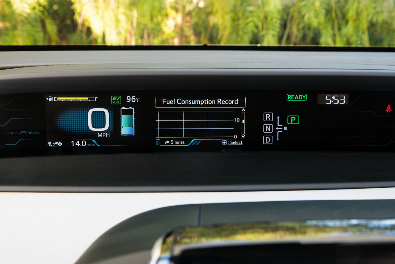 2017 Toyota Prius Prime Plus 001