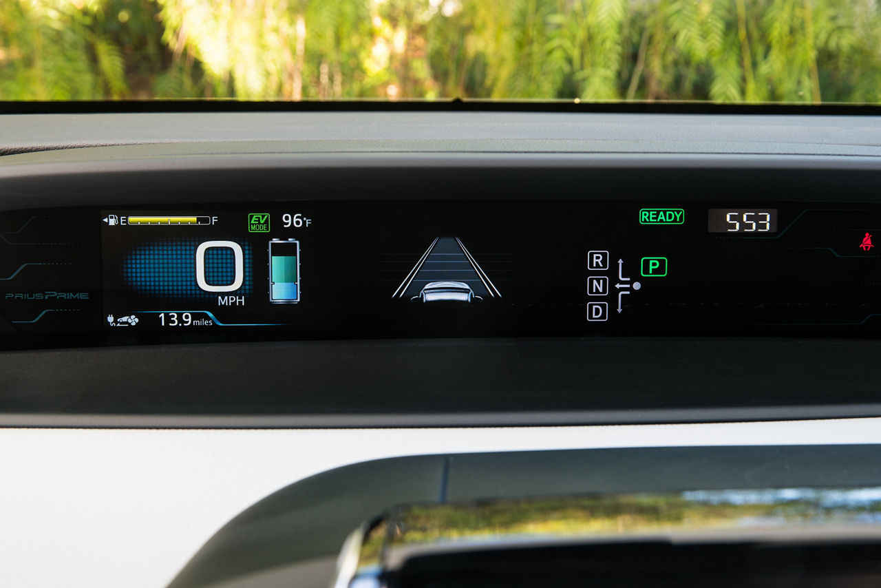 2017 Toyota Prius Prime Plus 003