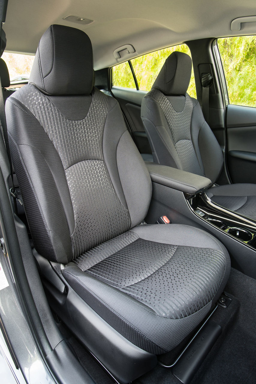 2017 Toyota Prius Prime Plus 004