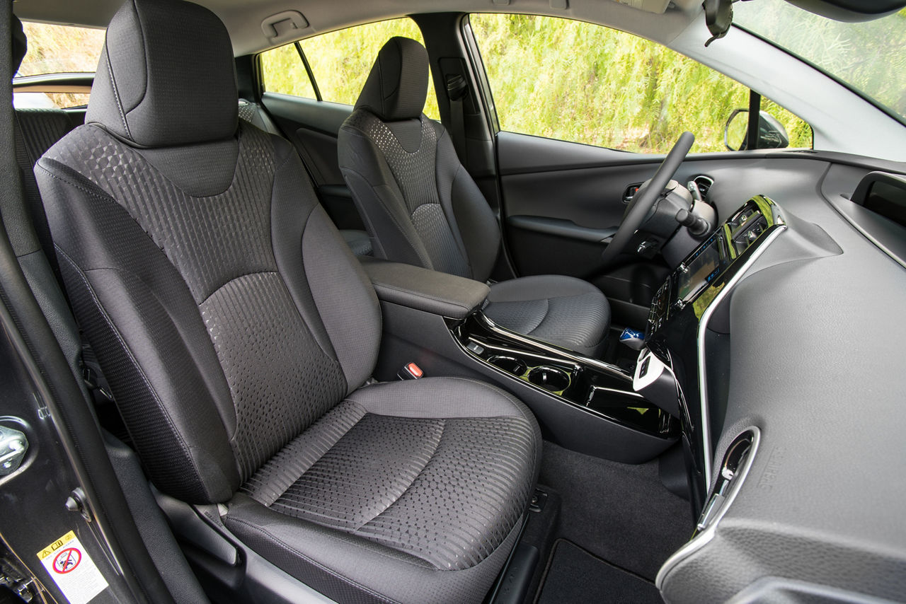 2017 Toyota Prius Prime Plus 005