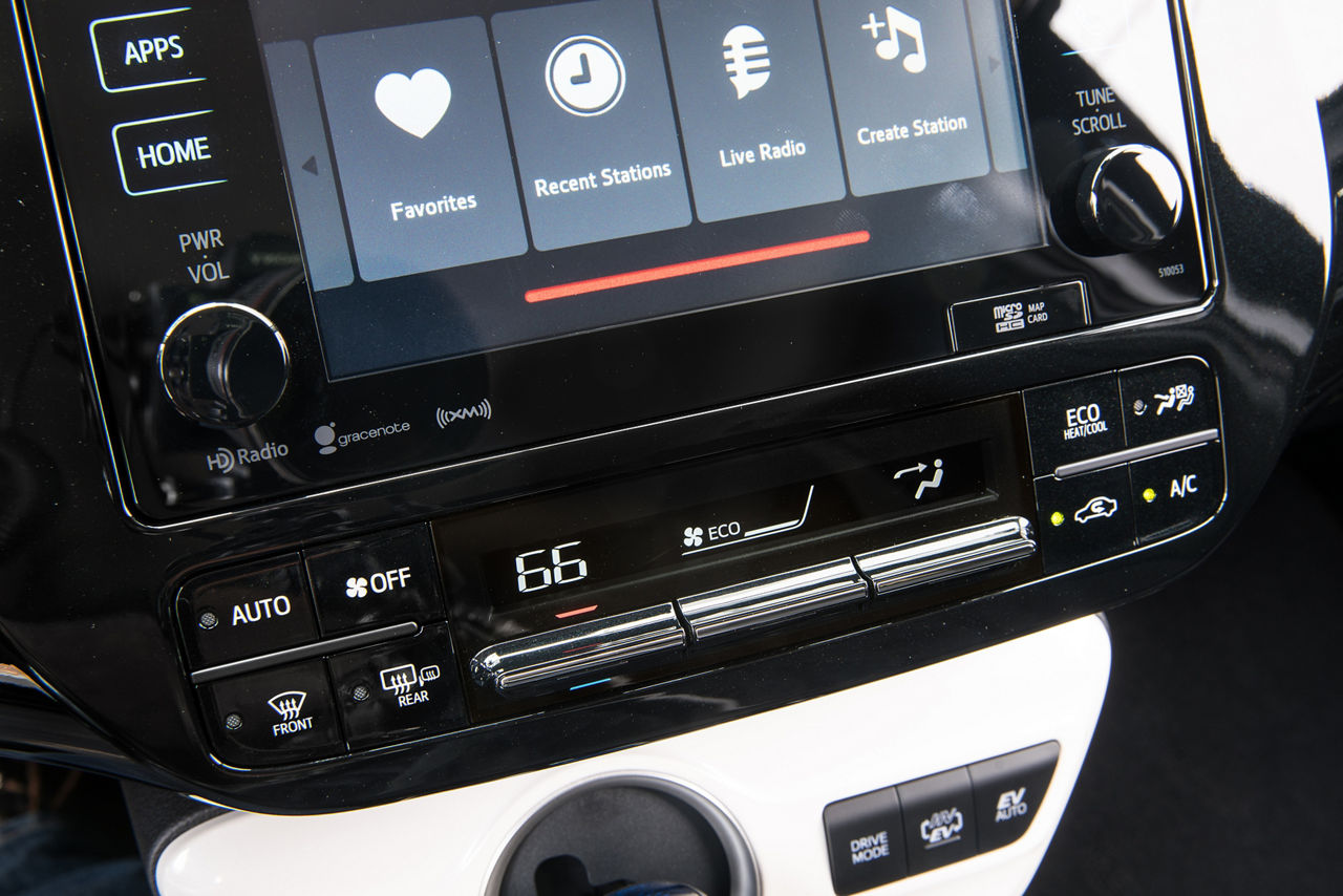 2017 Toyota Prius Prime Plus 009