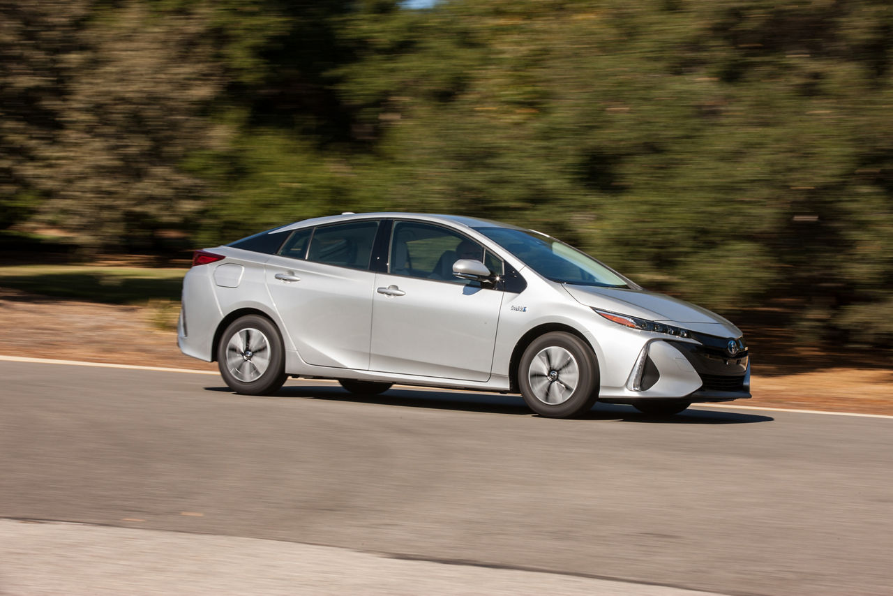 Toyota Prius Prime Wins 2017 World Green Car Award