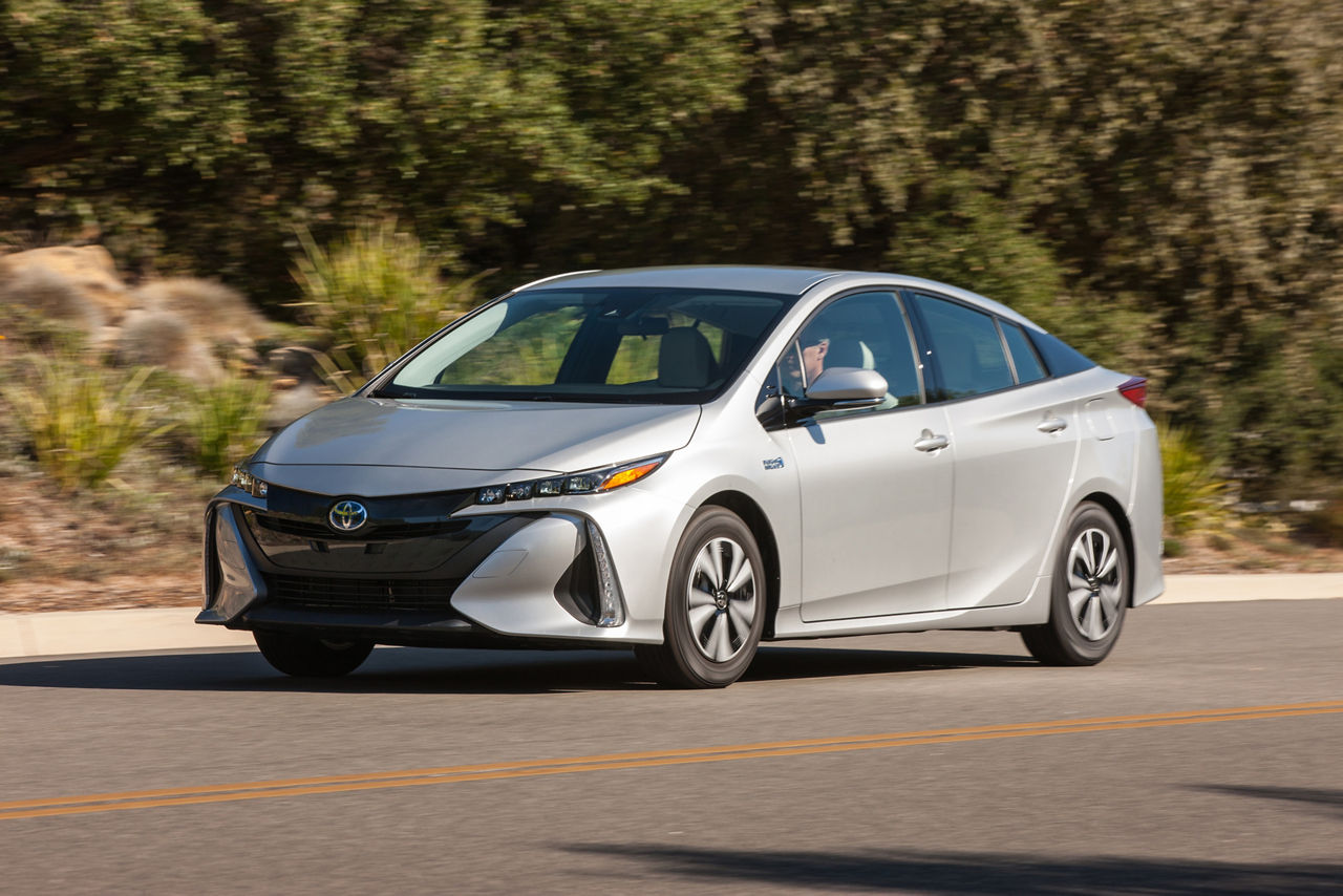 2017 Toyota Prius Prime Premium 003
