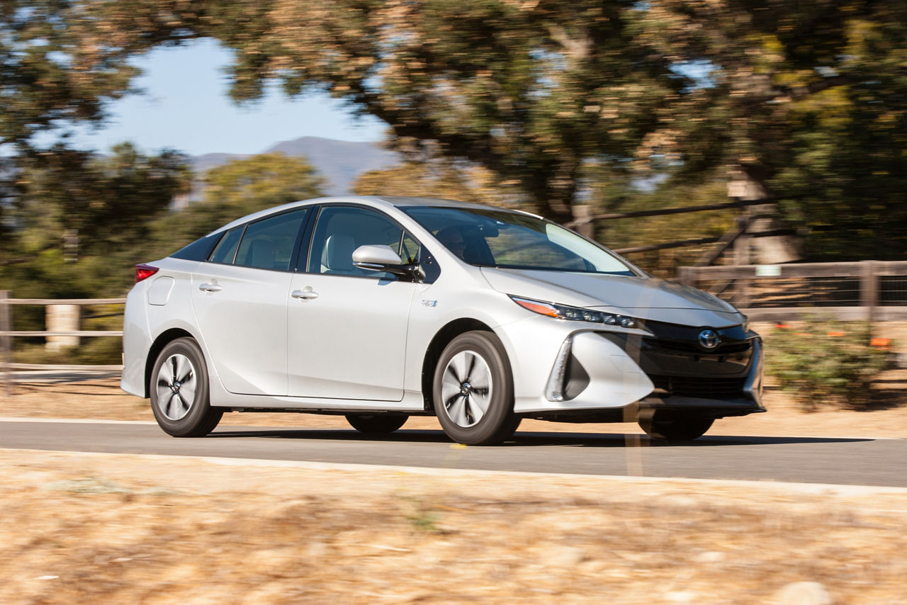 2017 Toyota Prius Prime Premium 007