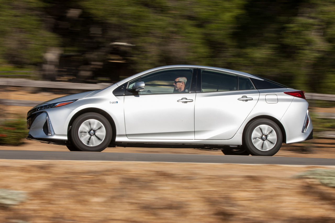 2017 Toyota Prius Prime Premium 008