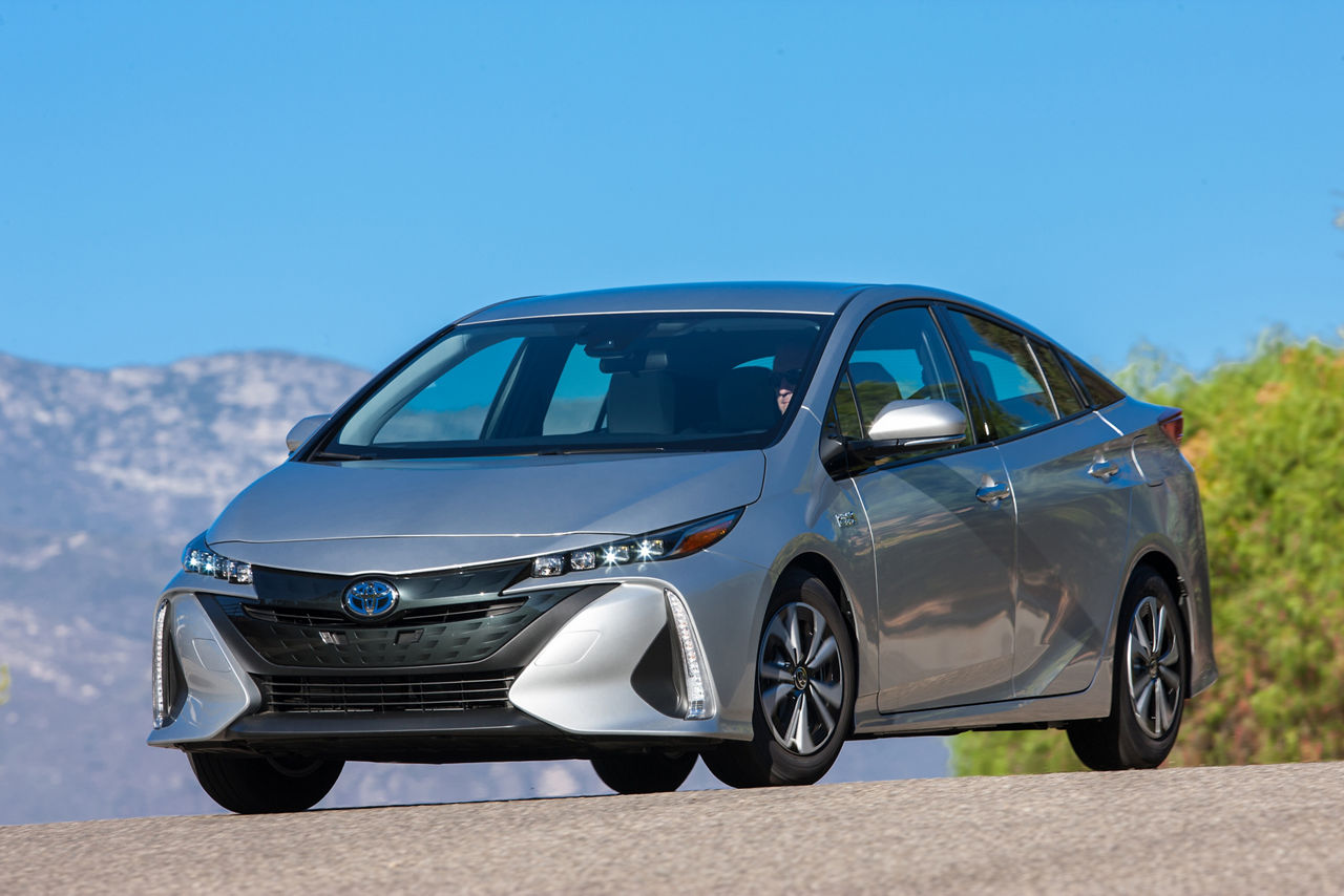 2017 Toyota Prius Prime Premium 010